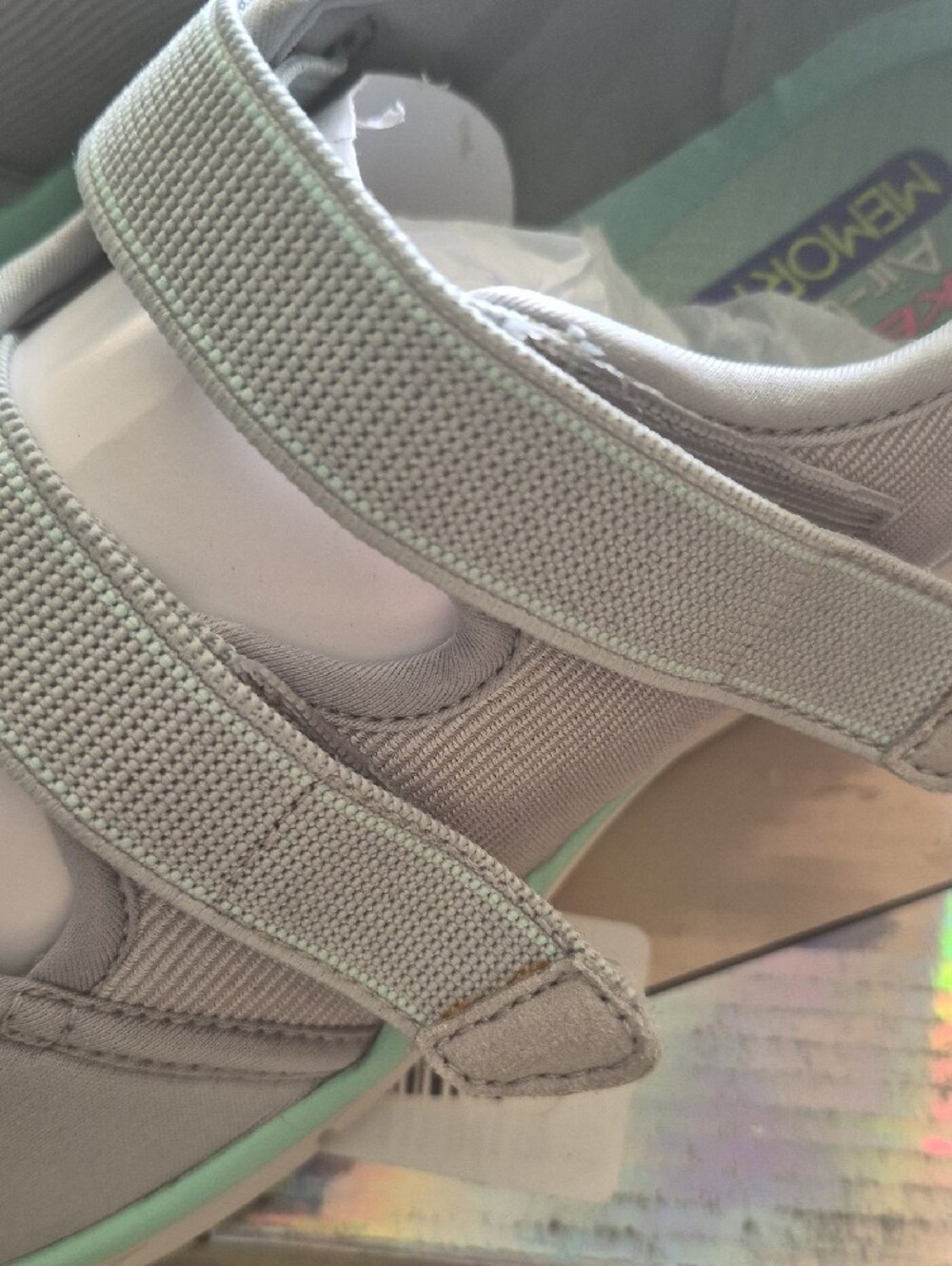 Skechers Women Gray Sneakers with Mint Trim and Dual Straps Sz 9 Pre-owned - Picture 4 of 10